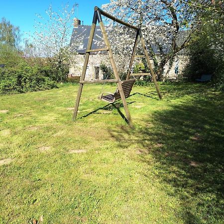 Au Lutin Pomme - Maison De Vacances Bretagne Mellé Exteriör bild